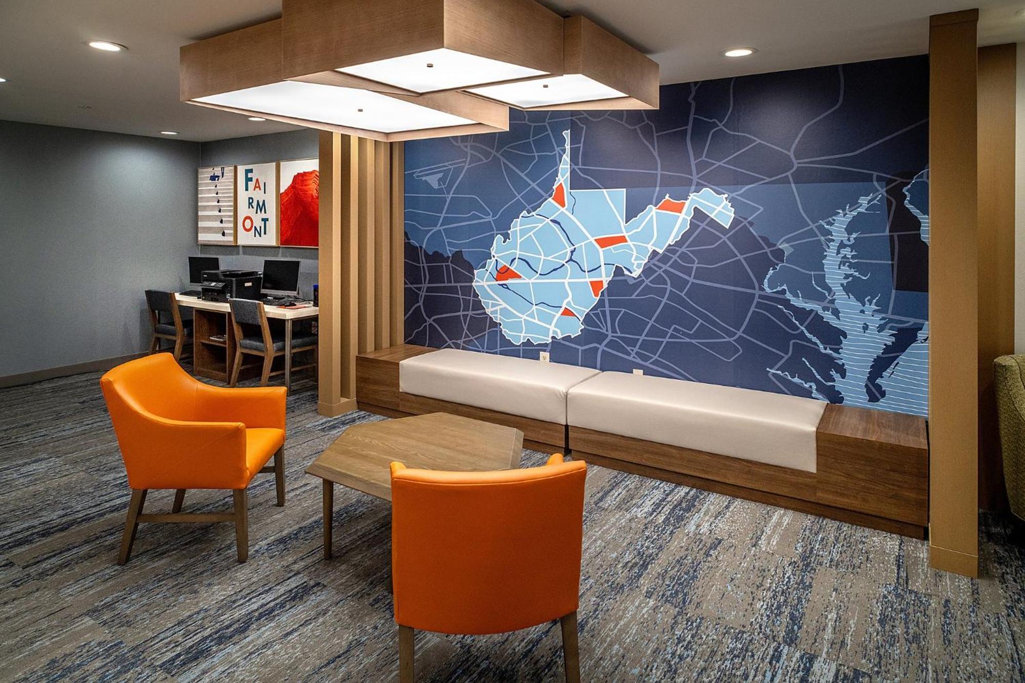 Holiday Inn Express & Suites Fairmont By Ihg Екстериор снимка